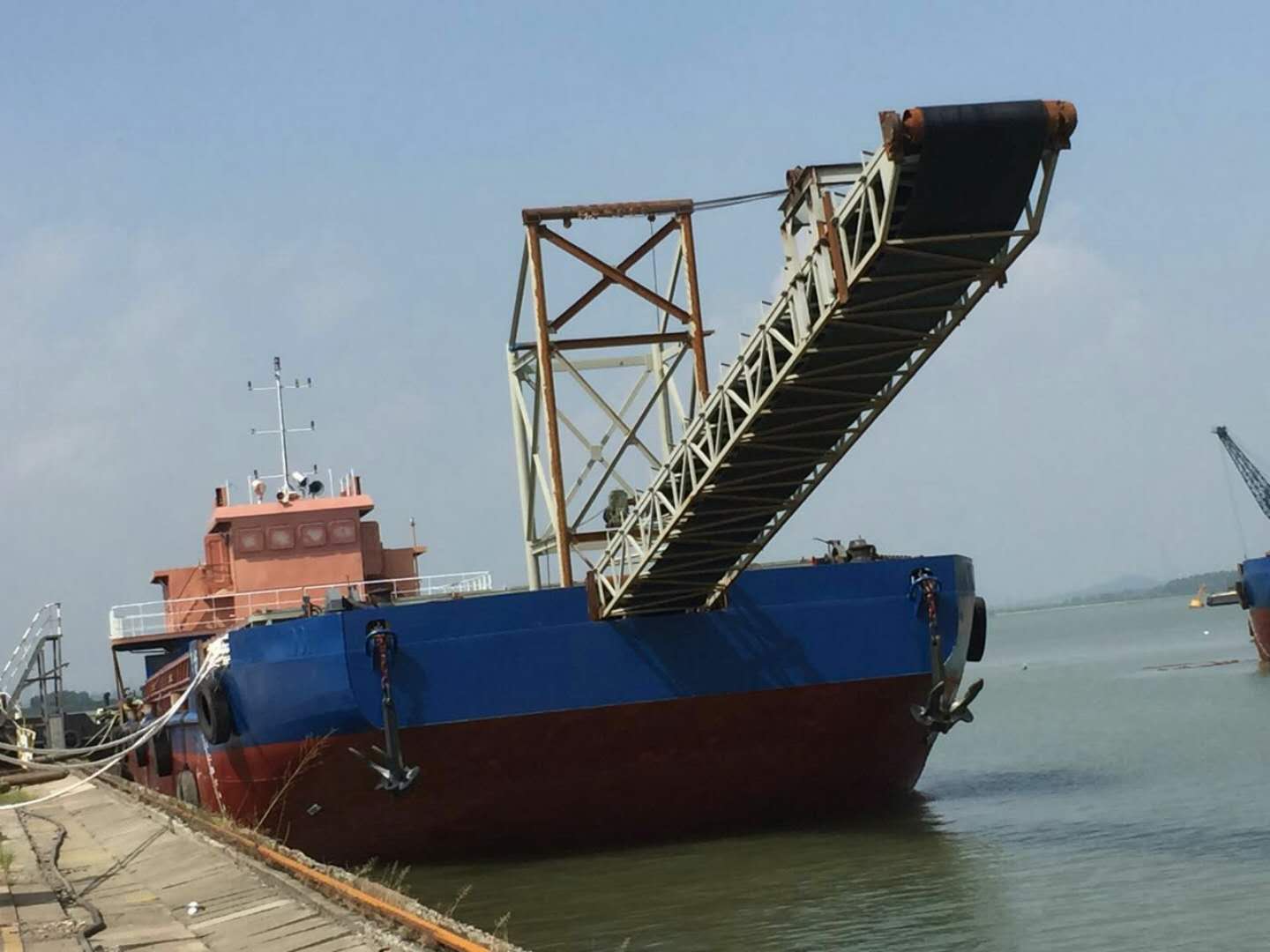 Sale And Purchase Vessels 1000 / 1130 DWT SELF UNLOADING COAL SAND